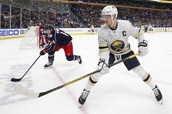 大连英博队迎来队史第100场比赛